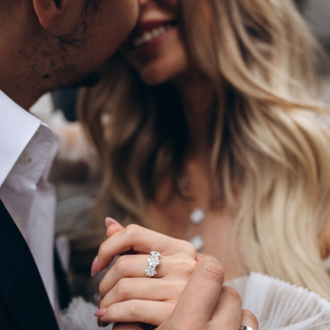 Geschmücktes Hochzeitsauto